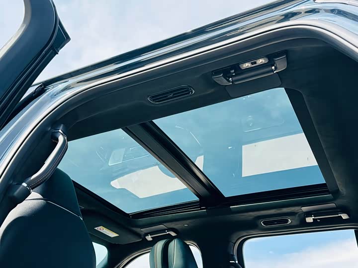 Фото 20 - Lincoln Navigator