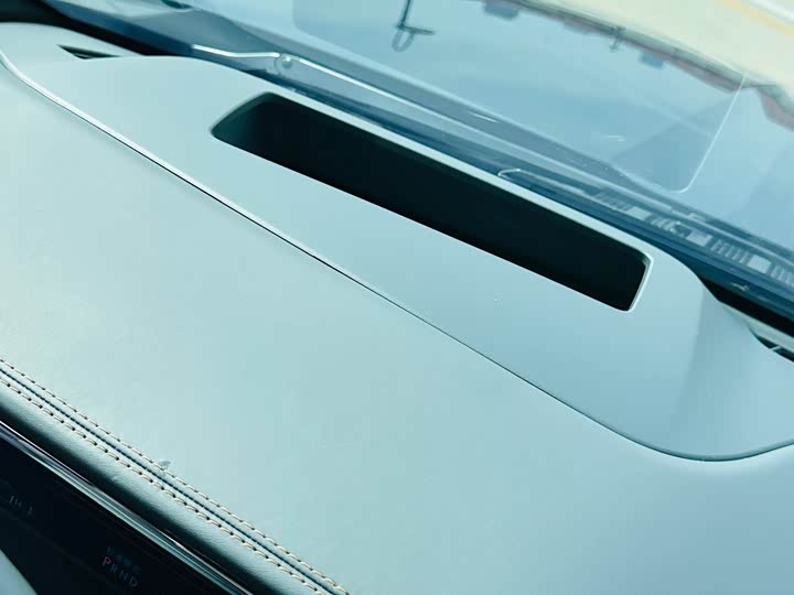 Фото 28 - Lincoln Navigator