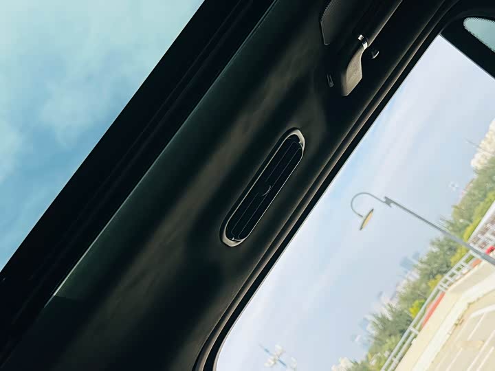 Фото 30 - Lincoln Navigator