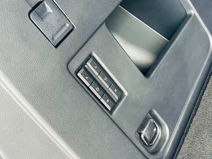 Фото 41 - Lincoln Navigator