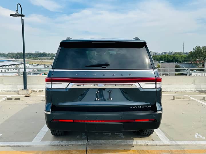Фото 5 - Lincoln Navigator