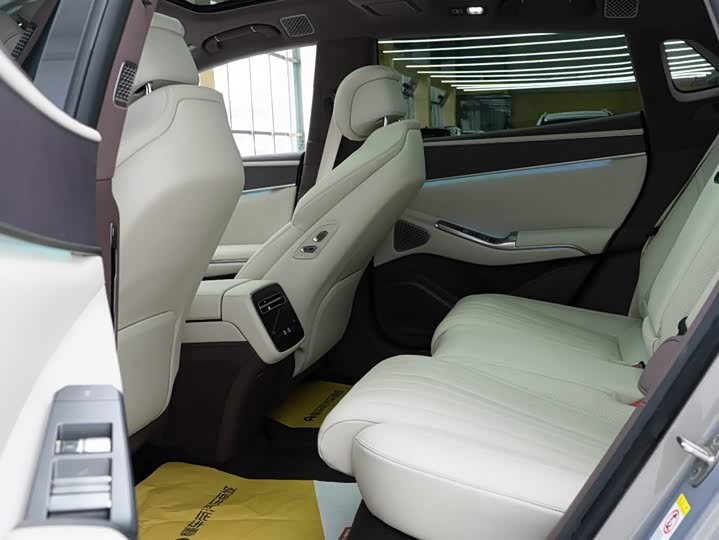 Фото 19 - Denza Z9GT