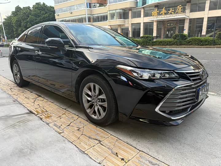 Фото 3 - Toyota Avalon