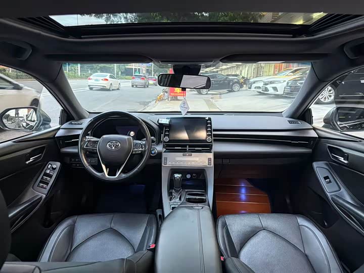 Фото 4 - Toyota Avalon