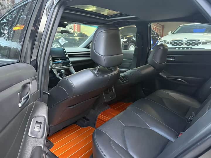 Фото 5 - Toyota Avalon