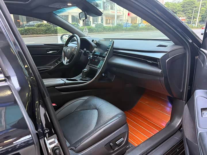 Фото 6 - Toyota Avalon