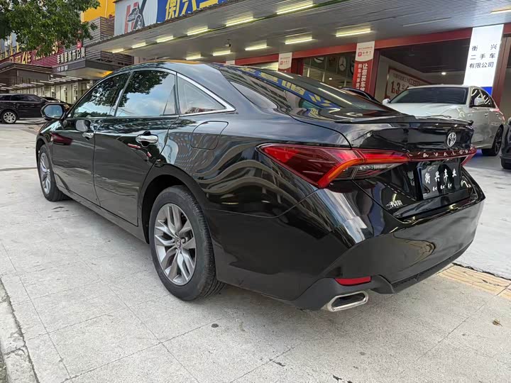 Фото 7 - Toyota Avalon