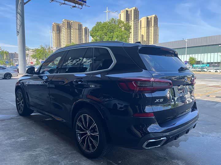 Фото 13 - BMW X5