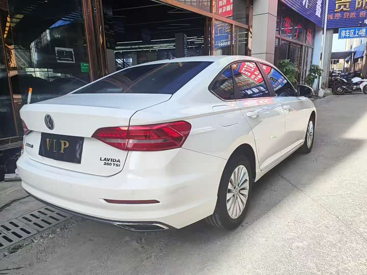 Фото 3 - Volkswagen Lavida