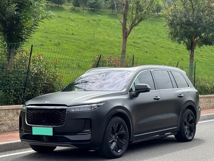 Фото 1 - LiXiang One