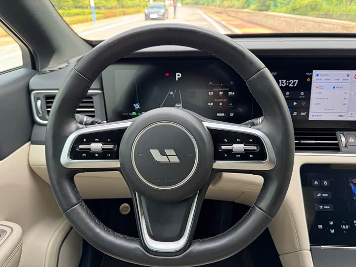 Фото 9 - LiXiang One