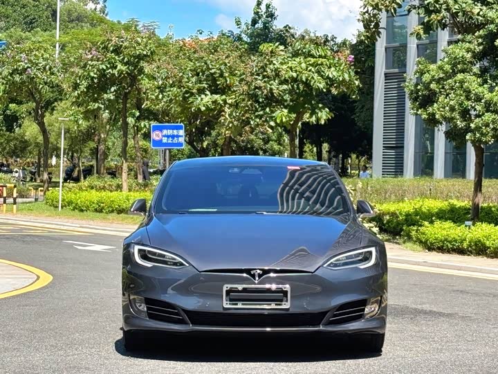 Фото 2 - Tesla Model S