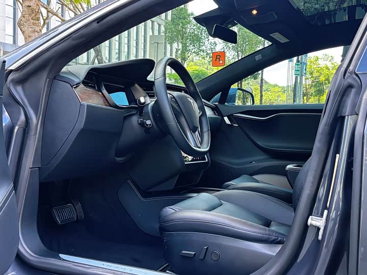 Фото 4 - Tesla Model S