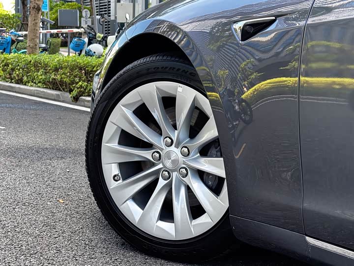 Фото 9 - Tesla Model S