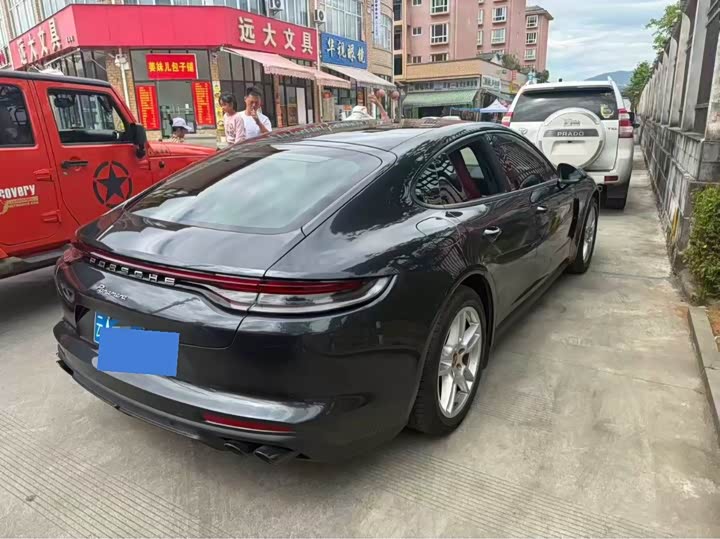 Фото 2 - Porsche Panamera