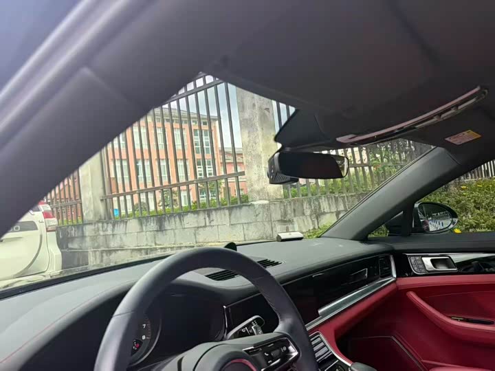 Фото 4 - Porsche Panamera