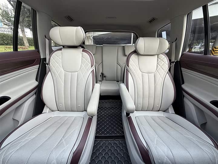 Фото 11 - Ford Equator