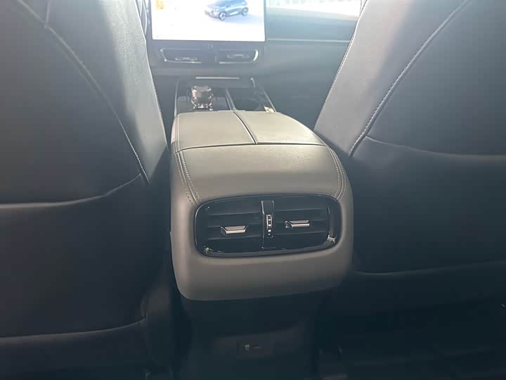 Фото 16 - GAC Aion V