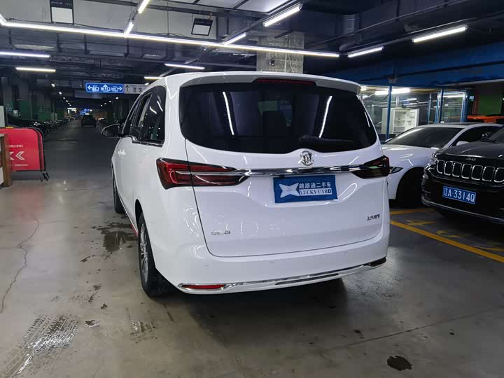 Фото 4 - Buick GL8 ES