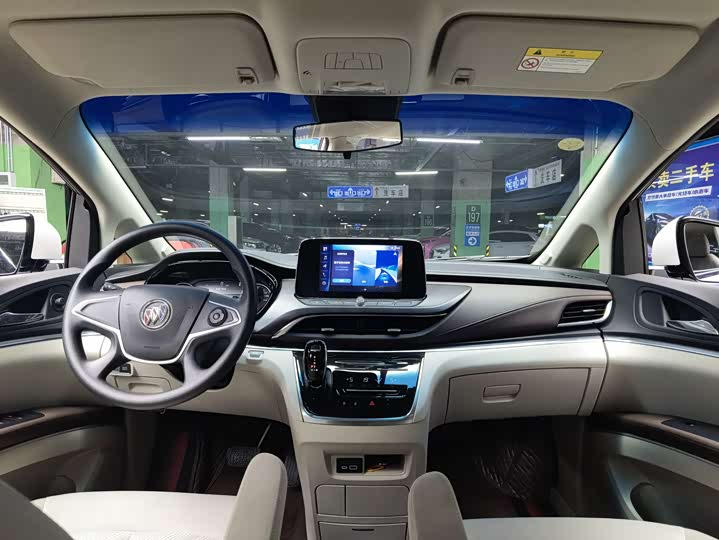 Фото 7 - Buick GL8 ES