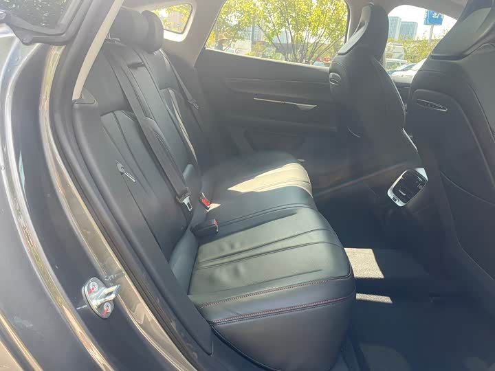 Фото 13 - XPeng P7