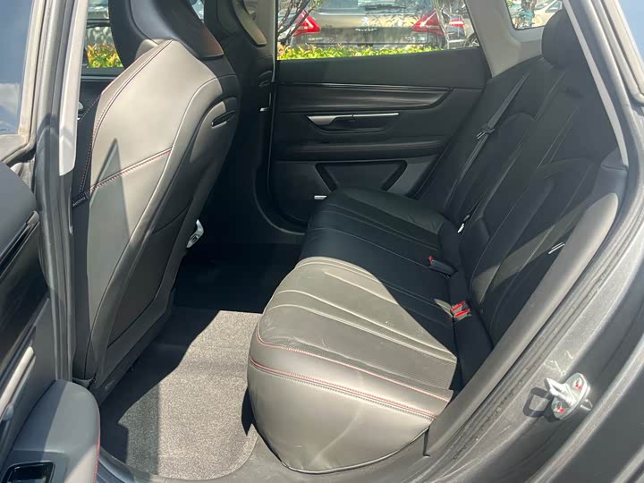 Фото 15 - XPeng P7