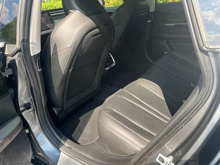 Фото 16 - XPeng P7