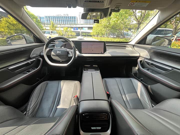 Фото 9 - XPeng P7