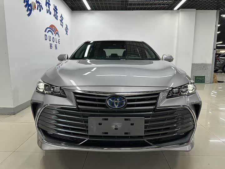 Фото 2 - Toyota Avalon