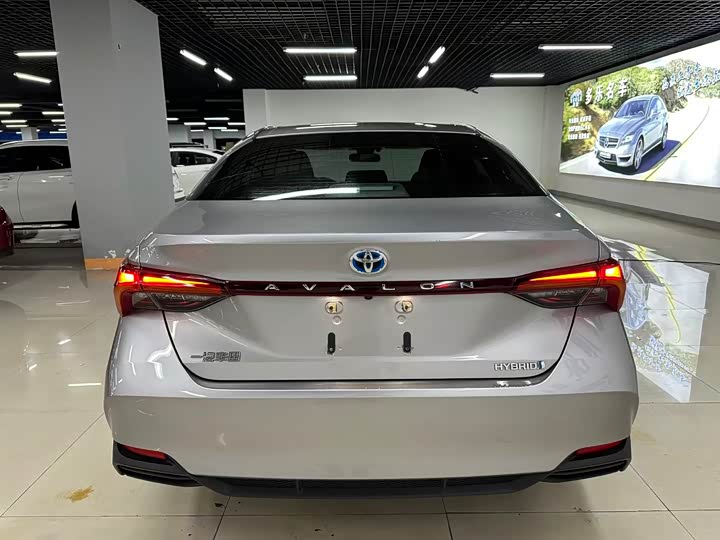 Фото 7 - Toyota Avalon