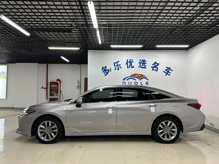 Фото 9 - Toyota Avalon