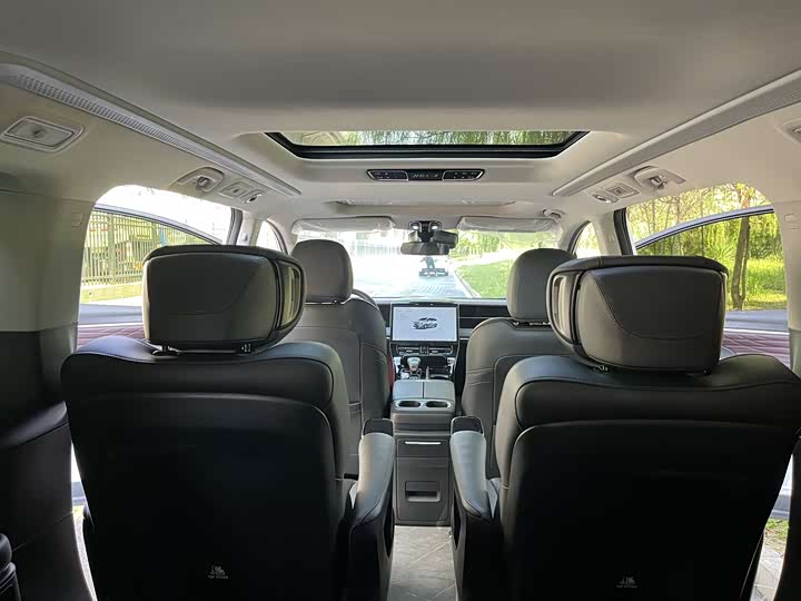 Фото 21 - GAC Trumpchi M8