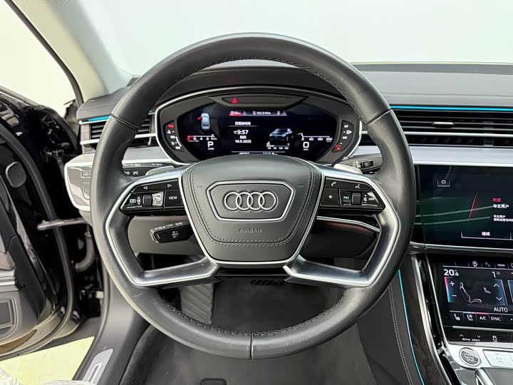 Фото 11 - Audi A8