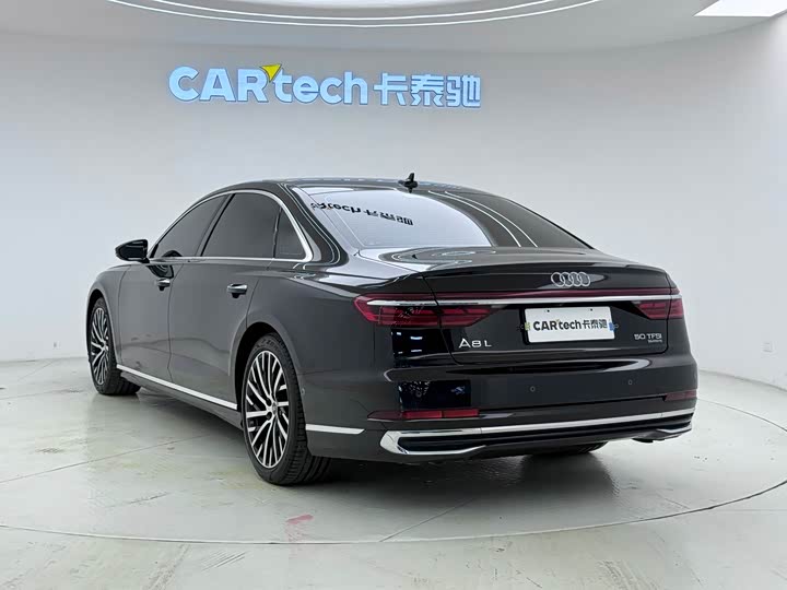 Фото 4 - Audi A8