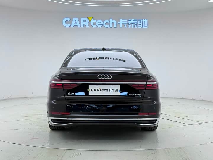 Фото 5 - Audi A8