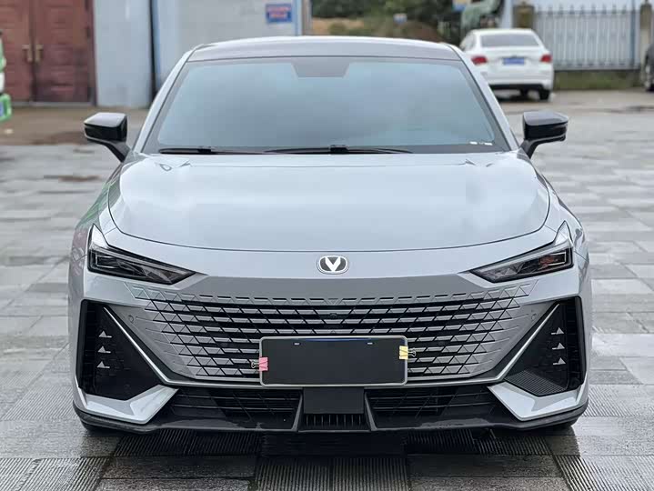 Фото 2 - Changan UNI-V