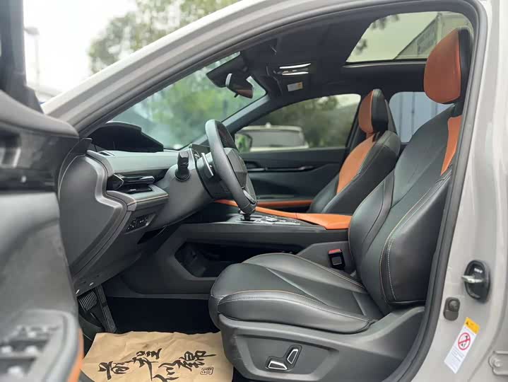 Фото 5 - Changan UNI-V