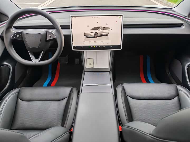 Фото 12 - Tesla Model 3