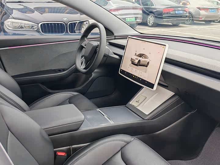 Фото 13 - Tesla Model 3