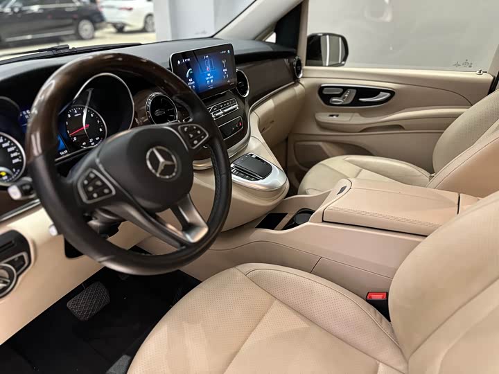 Фото 4 - Mercedes-Benz V-Class