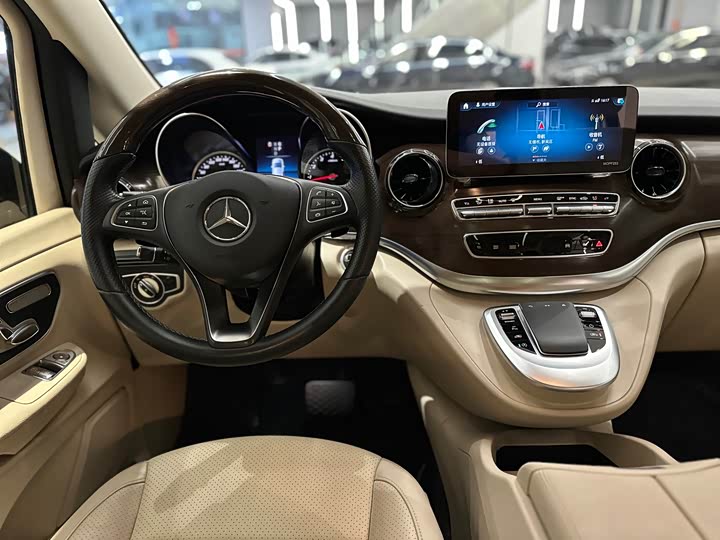 Фото 6 - Mercedes-Benz V-Class