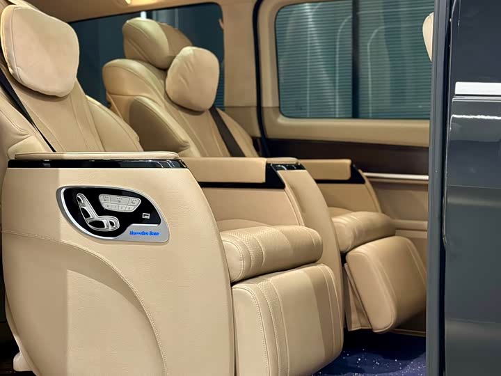 Фото 9 - Mercedes-Benz V-Class