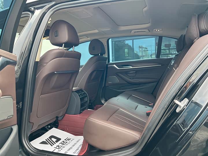 Фото 5 - BMW 5 Series