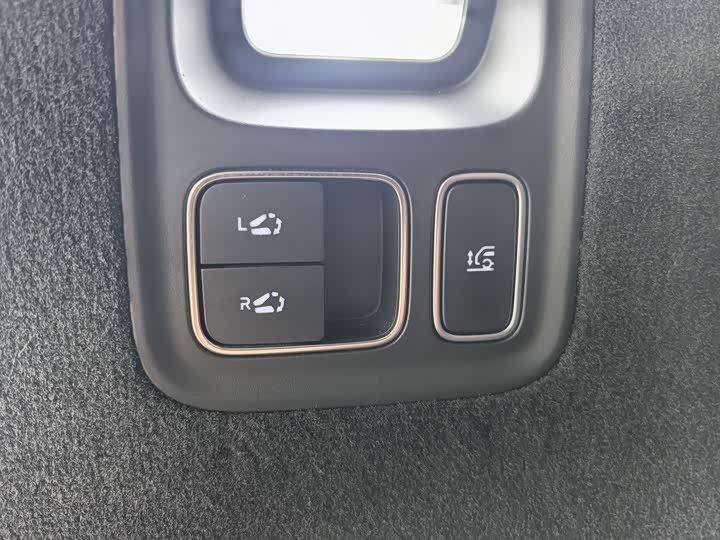 Фото 14 - LiXiang L9