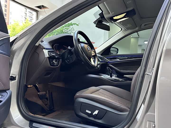 Фото 8 - BMW 5 Series