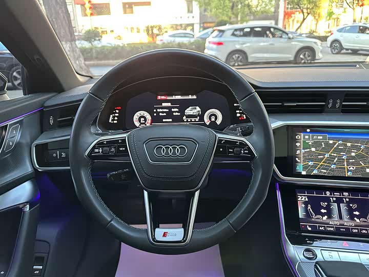 Фото 10 - Audi A6L
