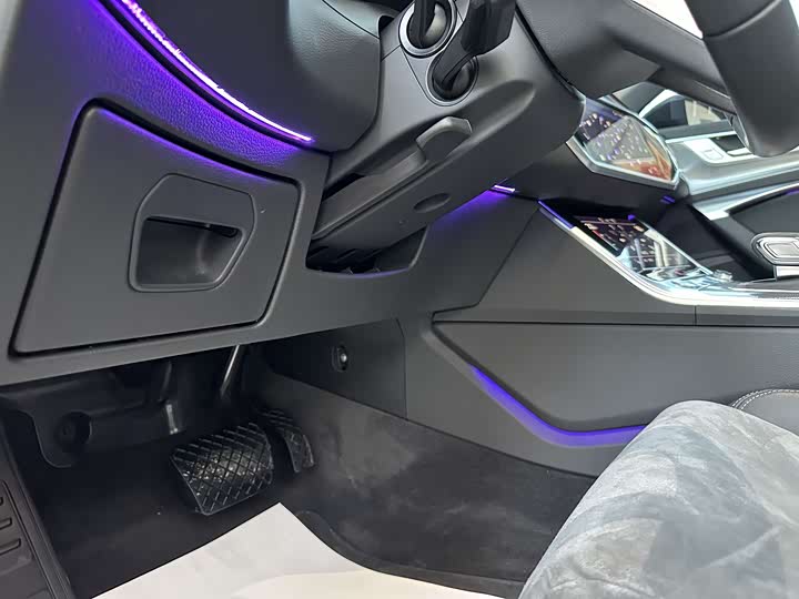 Фото 19 - Audi A6L