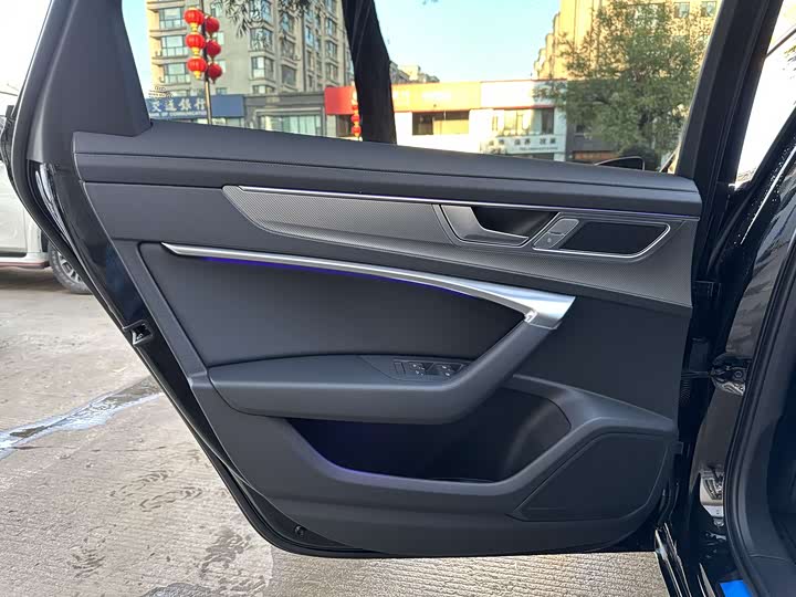 Фото 24 - Audi A6L