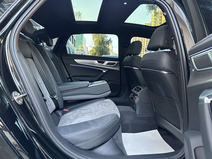 Фото 28 - Audi A6L