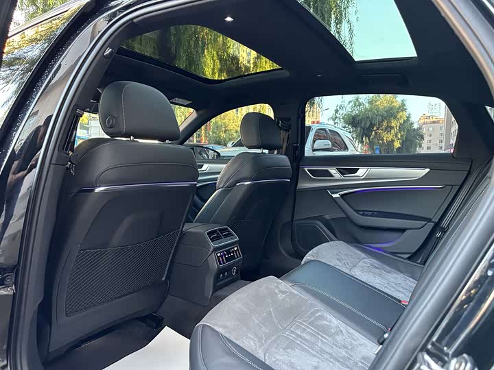 Фото 29 - Audi A6L